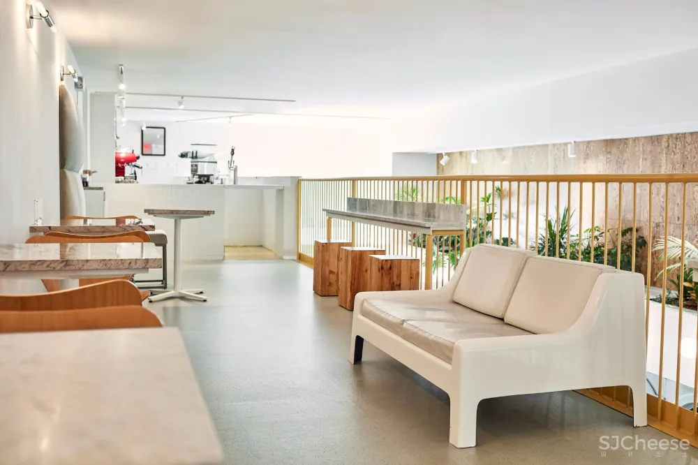 Corinna & Theresa Williams：Celsious餐厅自助洗衣店/咖啡馆 首