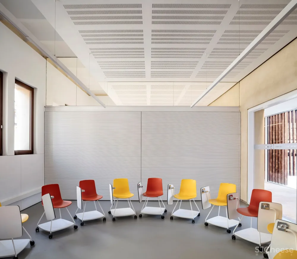 SANT SADURNÍ文化中心,巴塞罗那 / taller 9s arquitectes