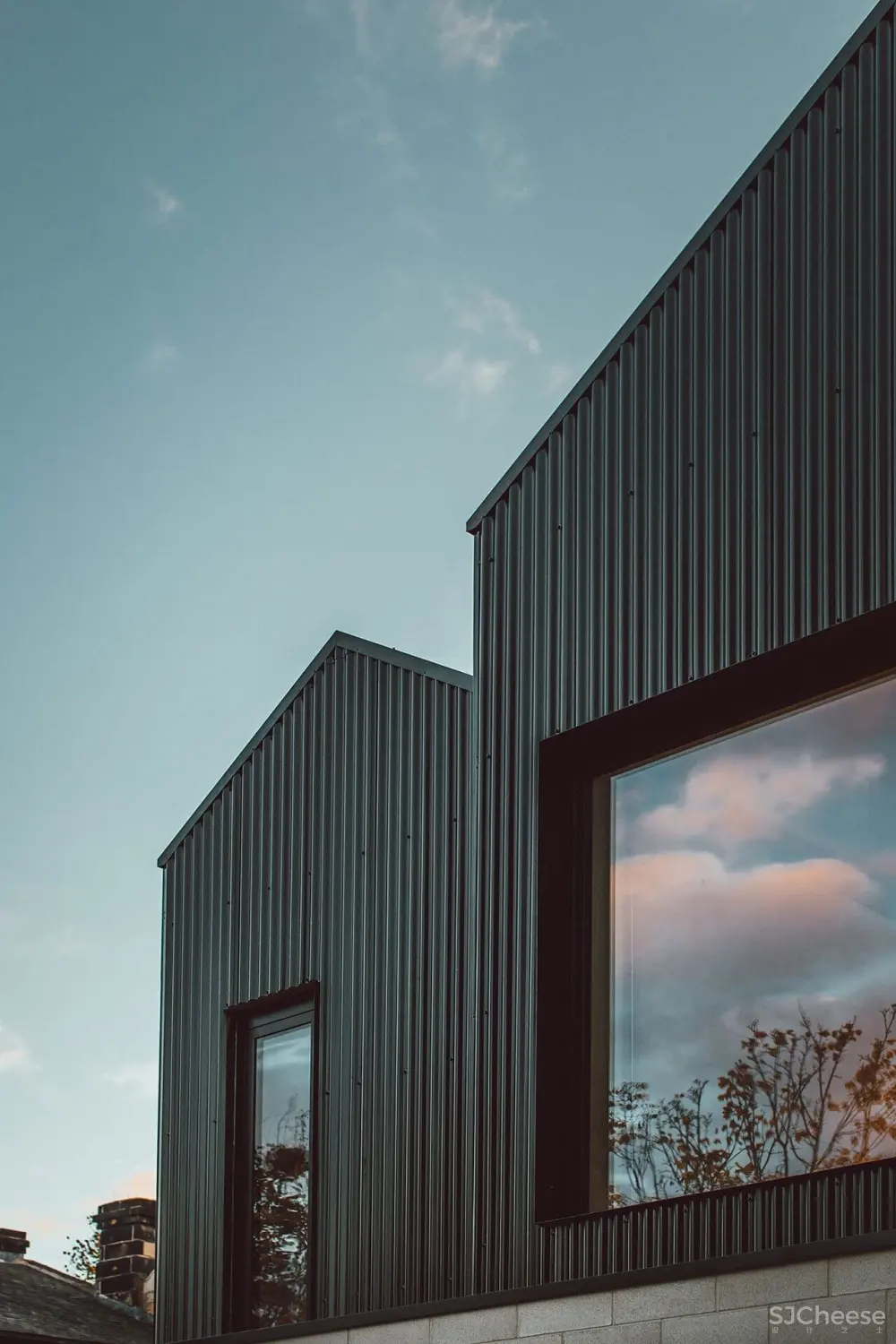 英国一对双胞胎兄弟自建优雅工业之家