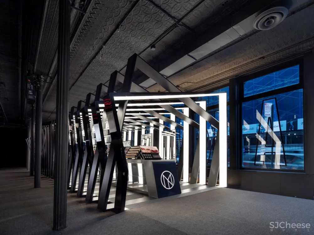 Zaha Hadid:化妆品品牌的精品展馆 首