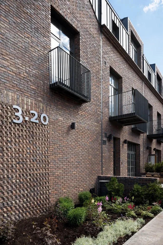 夹层公寓改造 / DNK ag