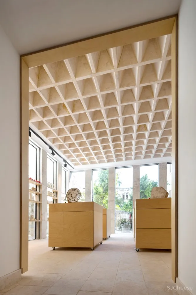 修道院地窖商店 / AAU ANASTAS
