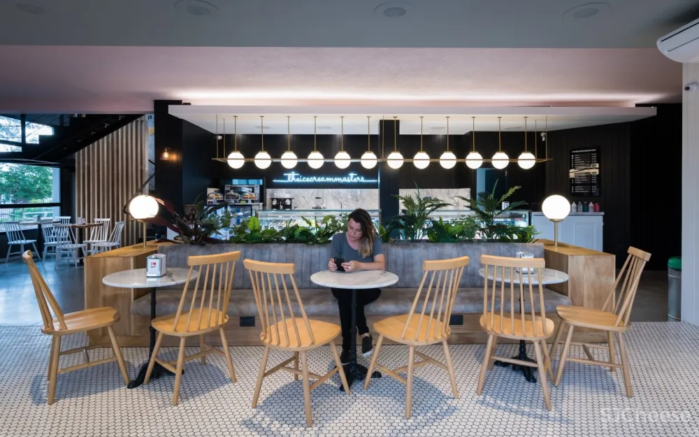 FERRO assoc:Lucciano’s冰淇淋旗舰店