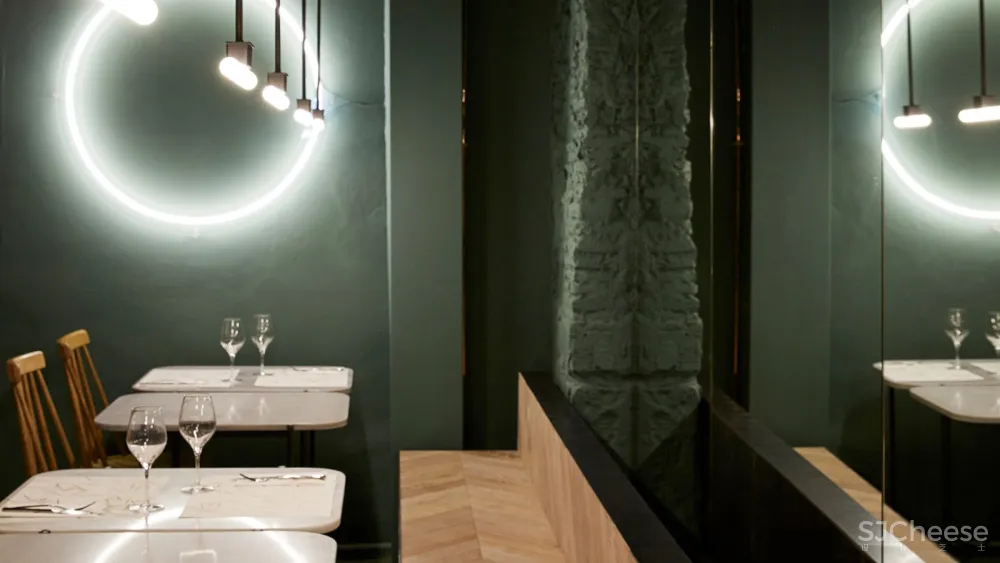 巴塞罗那：葡萄酒色调的 Orvay酒吧 首