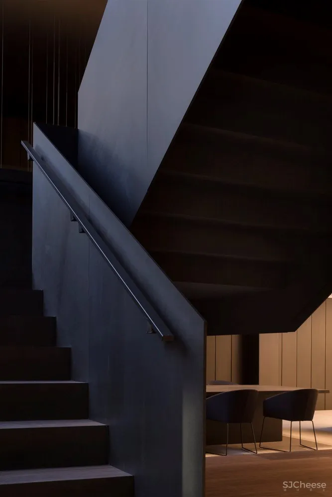 Arkoslight 办公室,将产品融入设计 / Francesc Rifé studio