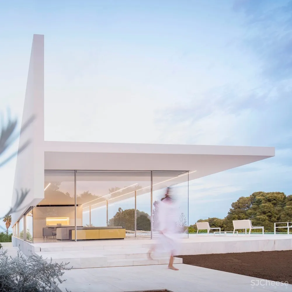 Fran Silvestre Arquitectos:远眺大海 Hofmann House 首