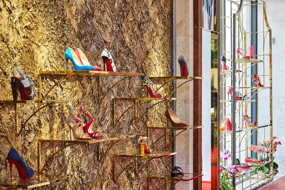 212box作品 | 树皮覆盖的Christian Louboutin精品店,与自然美感产生共鸣