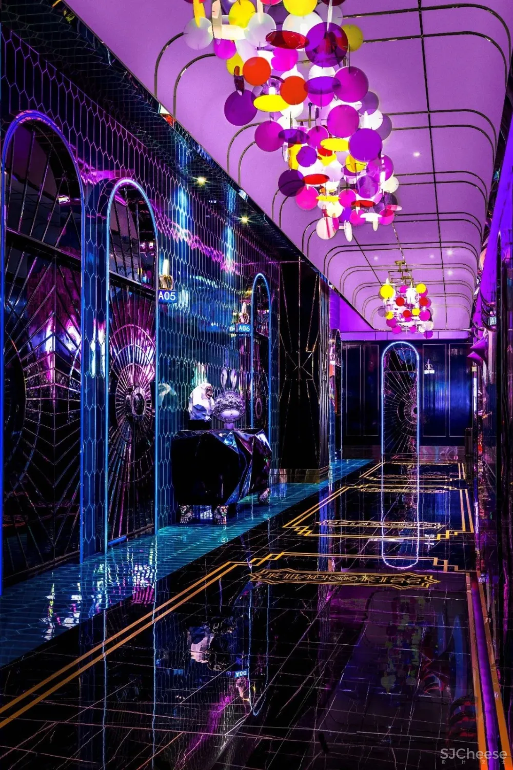 新作 | “好色的绅士” KINGKISS KTV 首