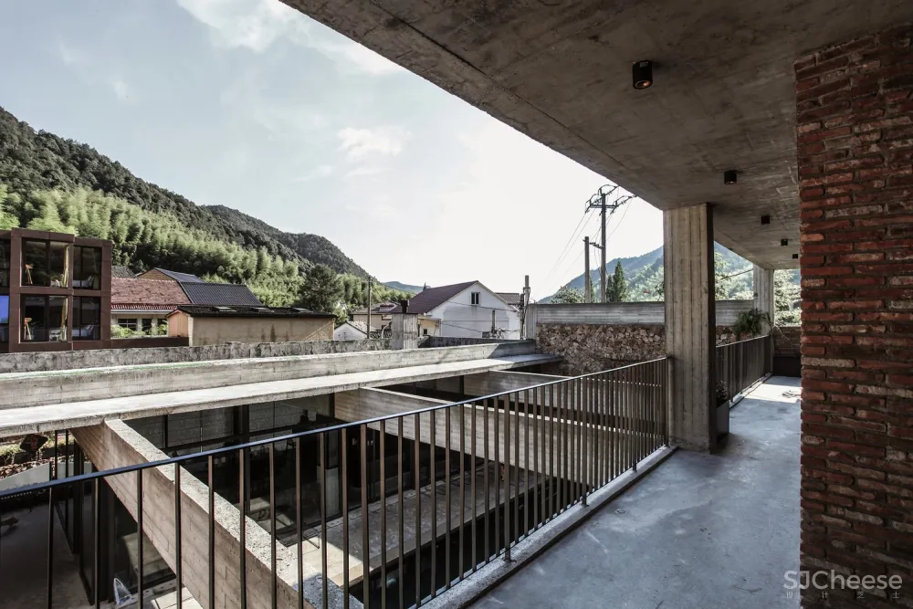 莫干山宿里三号度假酒店 / Atelier XÜK