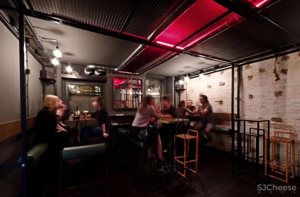 波兰 Źródło威士忌酒吧 | Adam Wiercinski