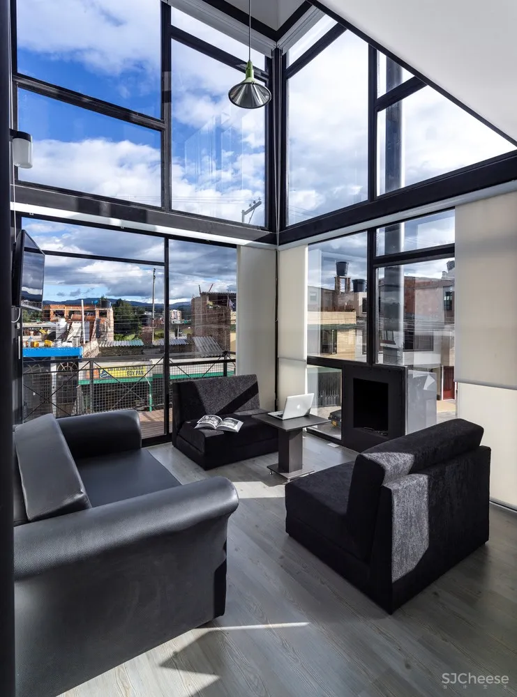 方块小屋 / Camacho Estusio de Arquitectura