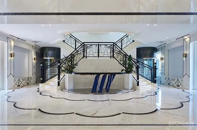 黄浦江第一艘五星级游览船--水晶公主号