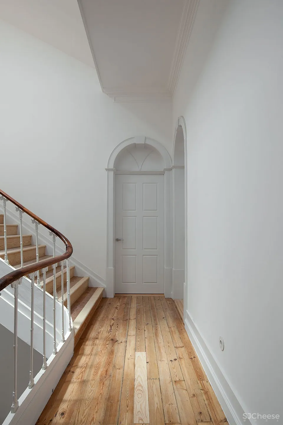 科英布拉酒店改造，葡萄牙 / depA Architects