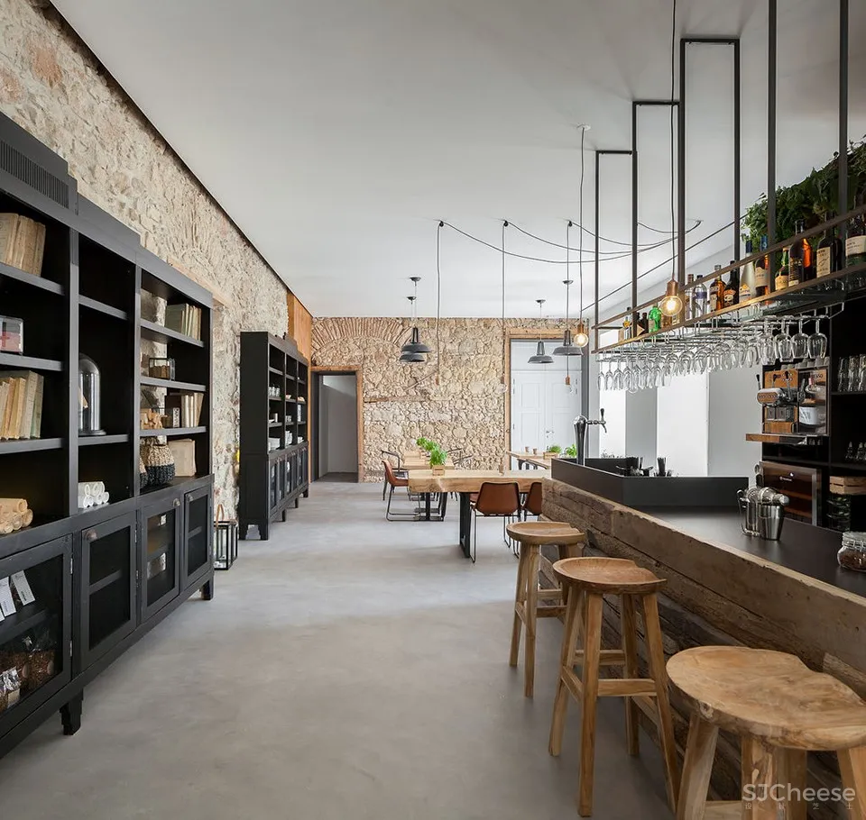 科英布拉酒店改造，葡萄牙 / depA Architects