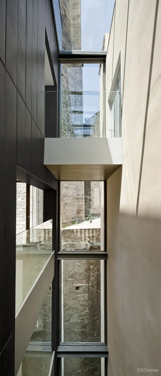 玩具图书馆与办公室,巴塞罗那 / taller 9s arquitectes