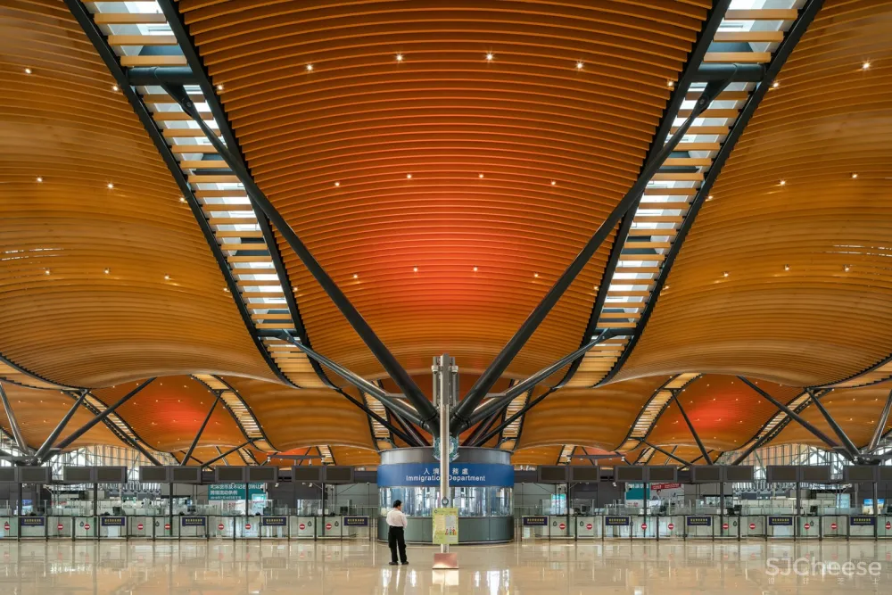 Aedas与RSHP共同完成港珠澳大桥香港口岸旅检大楼设计