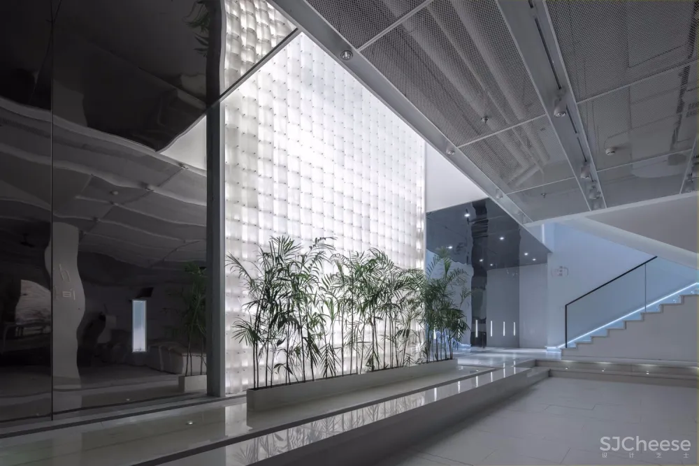 水木言设计:成都“白”止间书店 首