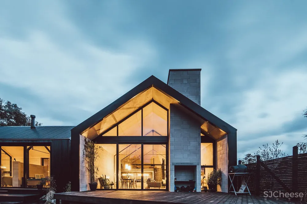 英国一对双胞胎兄弟自建优雅工业之家