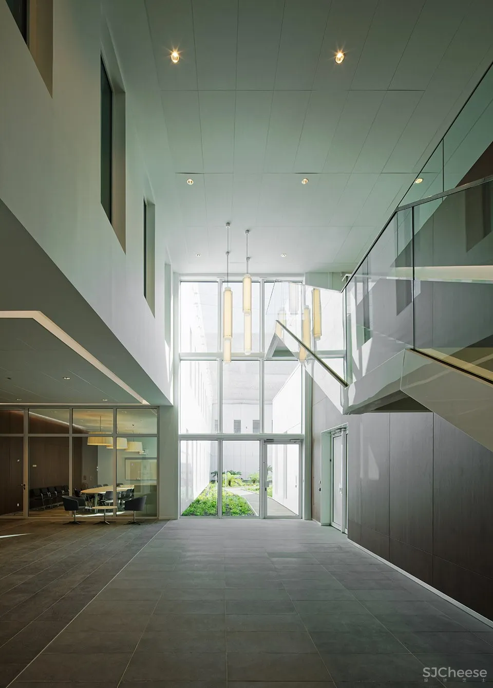 法国中央银行La Courneuve中心，巴黎 / Jean-Paul Viguier et Associés