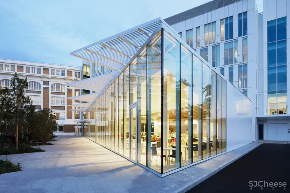 法国中央银行La Courneuve中心，巴黎 / Jean-Paul Viguier et Associés