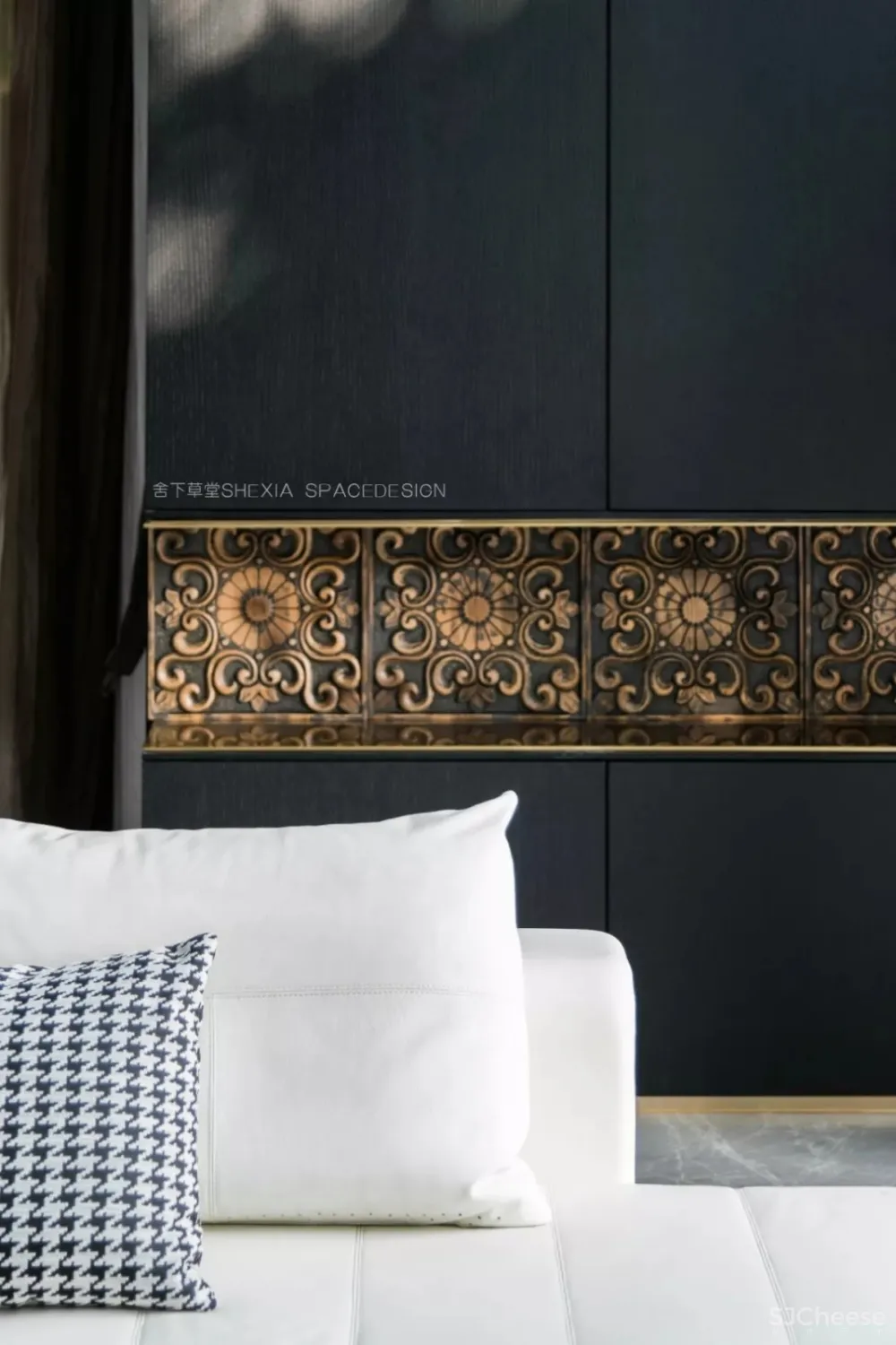 1120㎡轻奢别墅,一半冷艳一半迷红 | 舍下空间