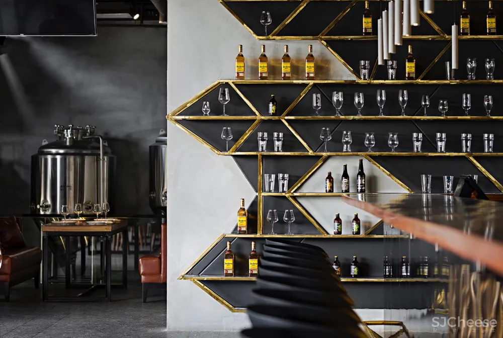 食酒堂精酿吧，海口 / Ly龙丽仁室内设计 首