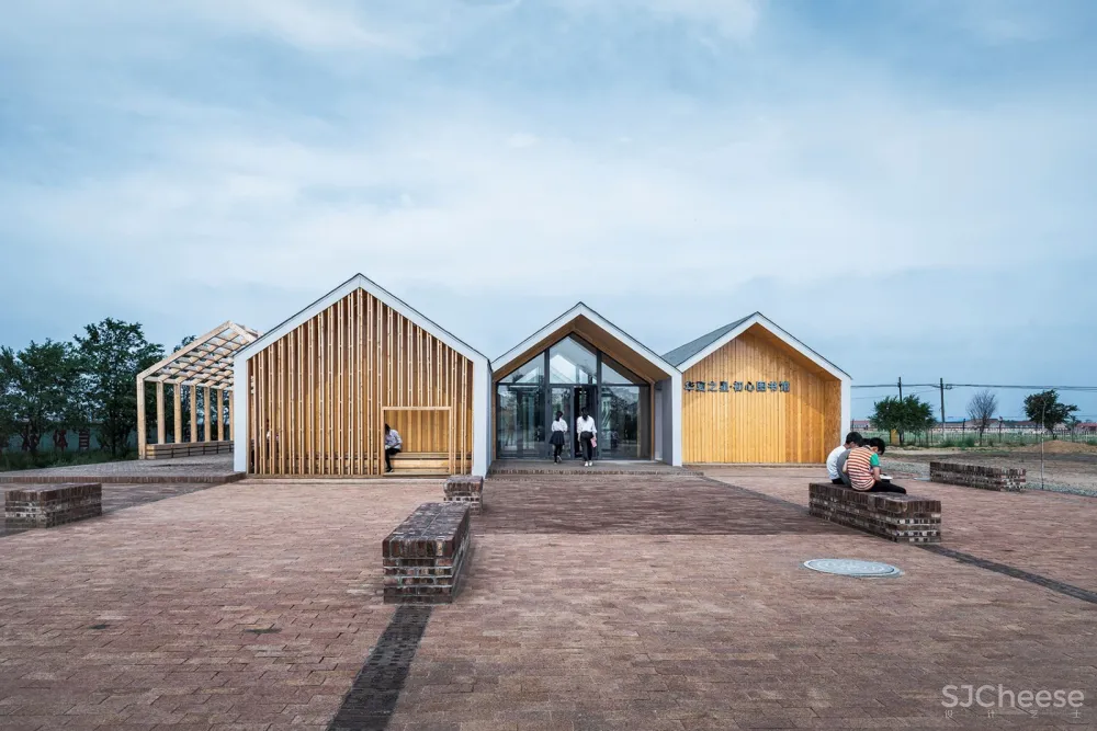 张北县二台镇华夏之星初心图书馆,河北 / 度态建筑