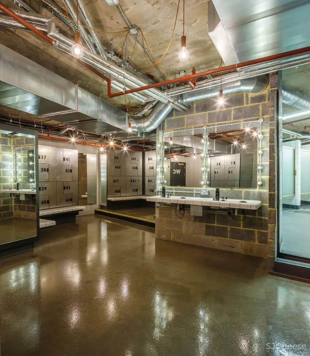 叛军C102健身房 伦敦