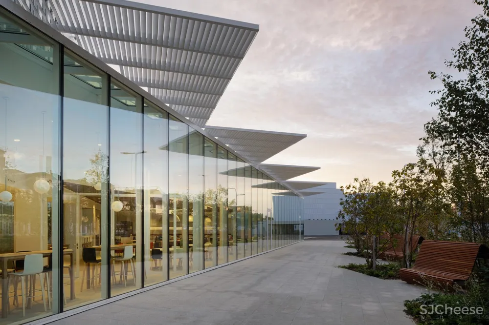 法国中央银行La Courneuve中心，巴黎 / Jean-Paul Viguier et Associés