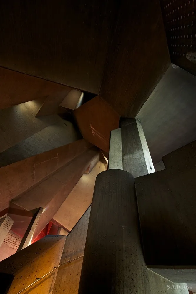 AD 经典:粗野主义代表作圣玛丽大教堂 / Gottfried Böhm