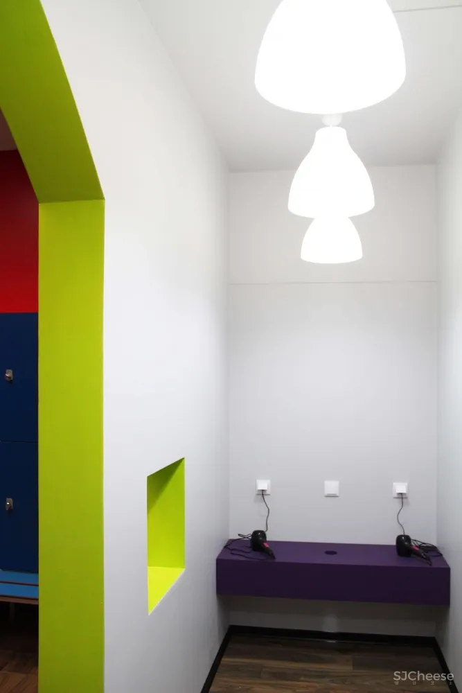 [俱乐部] Kalorias Club Children Dressing Room