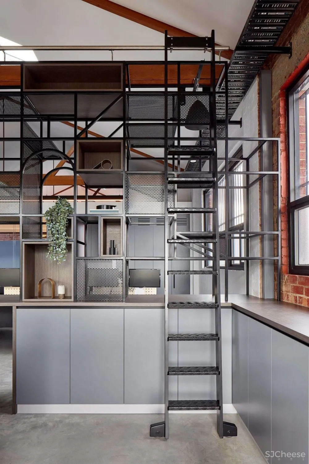 由旧仓库改造而成的现代联合办公空间 | Studio 103