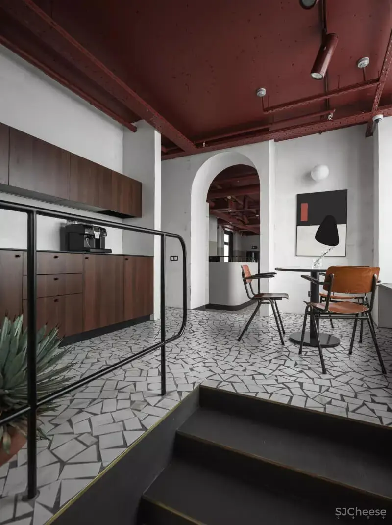 VIZOR游戏公司明斯克上世纪苏联风办公室设计