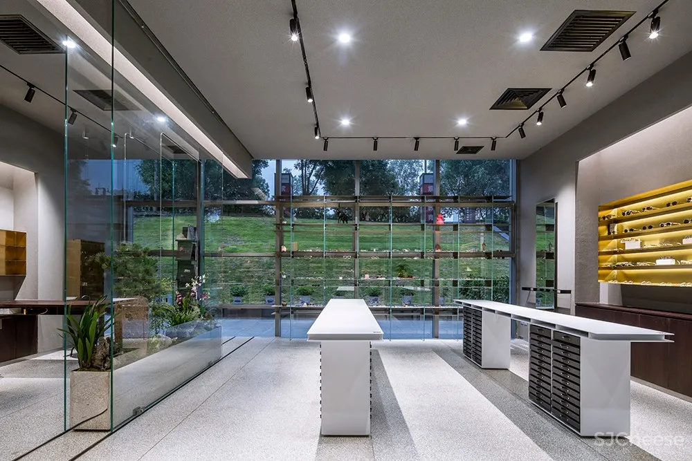 北京阿目眼镜店铺 / TEMP 首