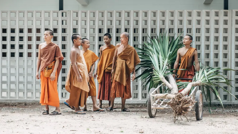 泰国寺庙院校旧楼改造,提供新僧侣生活区 / Skarn Chaiyawat + Rina Shindo + Witee Wisuthumporn 首