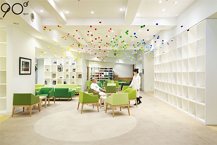 真珠苑疗养院的休息区与餐厅