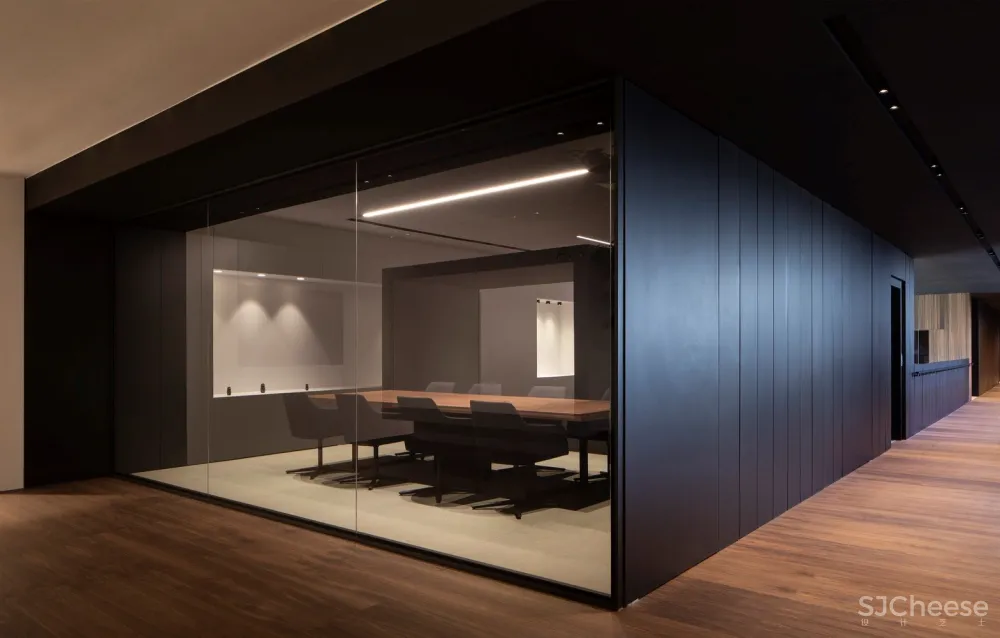 Arkoslight 办公室,将产品融入设计 / Francesc Rifé studio