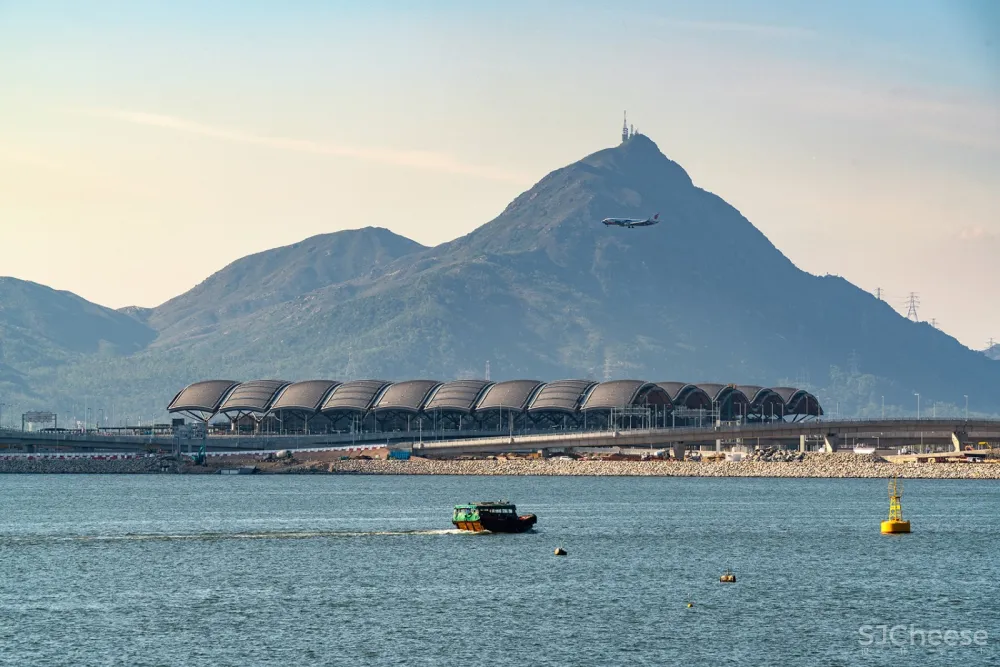 Aedas与RSHP共同完成港珠澳大桥香港口岸旅检大楼设计