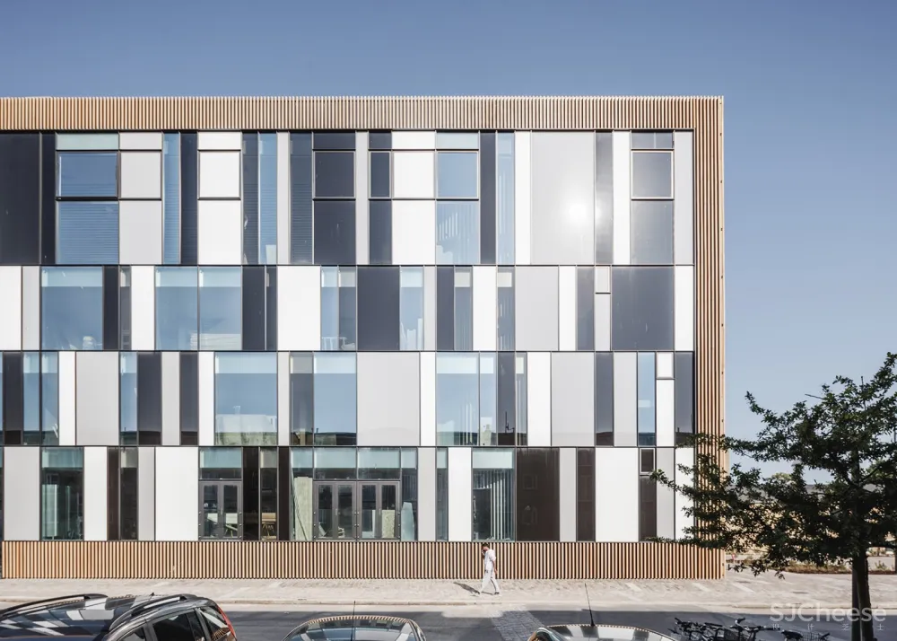 Tingbjerg图书馆和文化之家，丹麦 / COBE