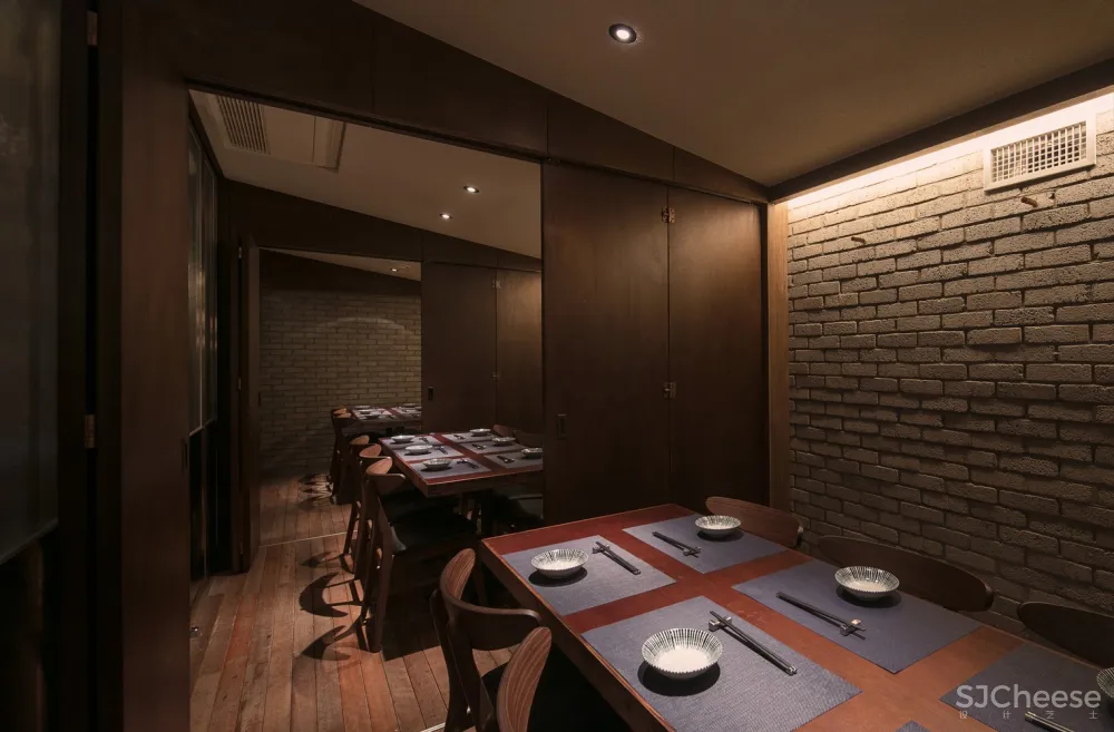 传统木结构餐厅 | GwangHwaMunHaeMul 首