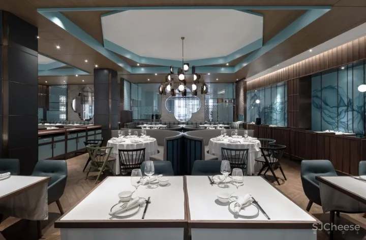 上海一家古色古香的北京烤鸭店设计