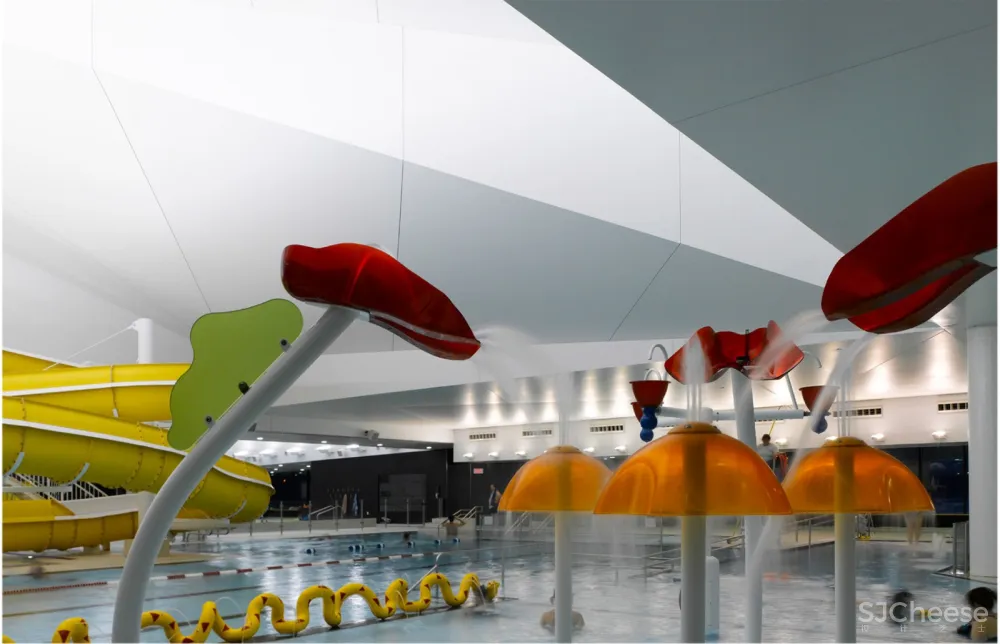 ACDF Architecture:魁北克Desjardins水上运动中心