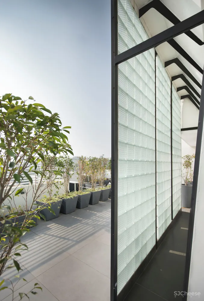 屋顶船舱2号 / Harsh Vardhan Jain Architects