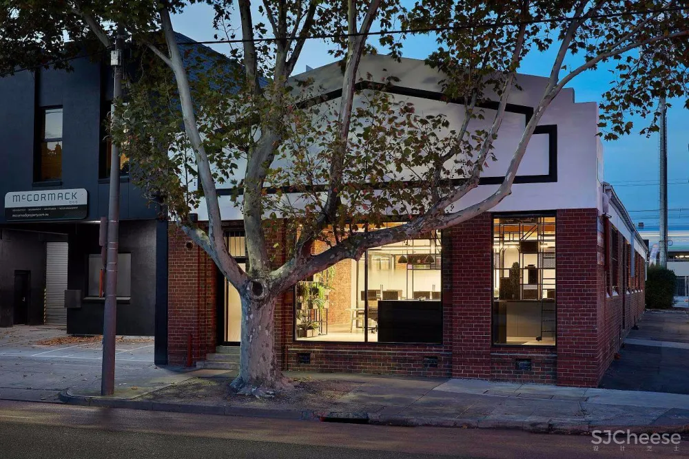 由旧仓库改造而成的现代联合办公空间 | Studio 103