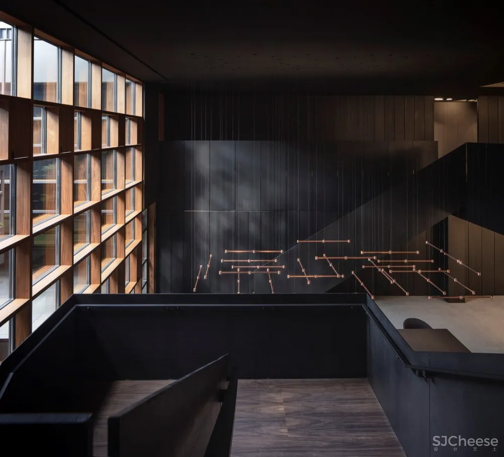 Arkoslight 办公室，将产品融入设计 / Francesc Rifé studio