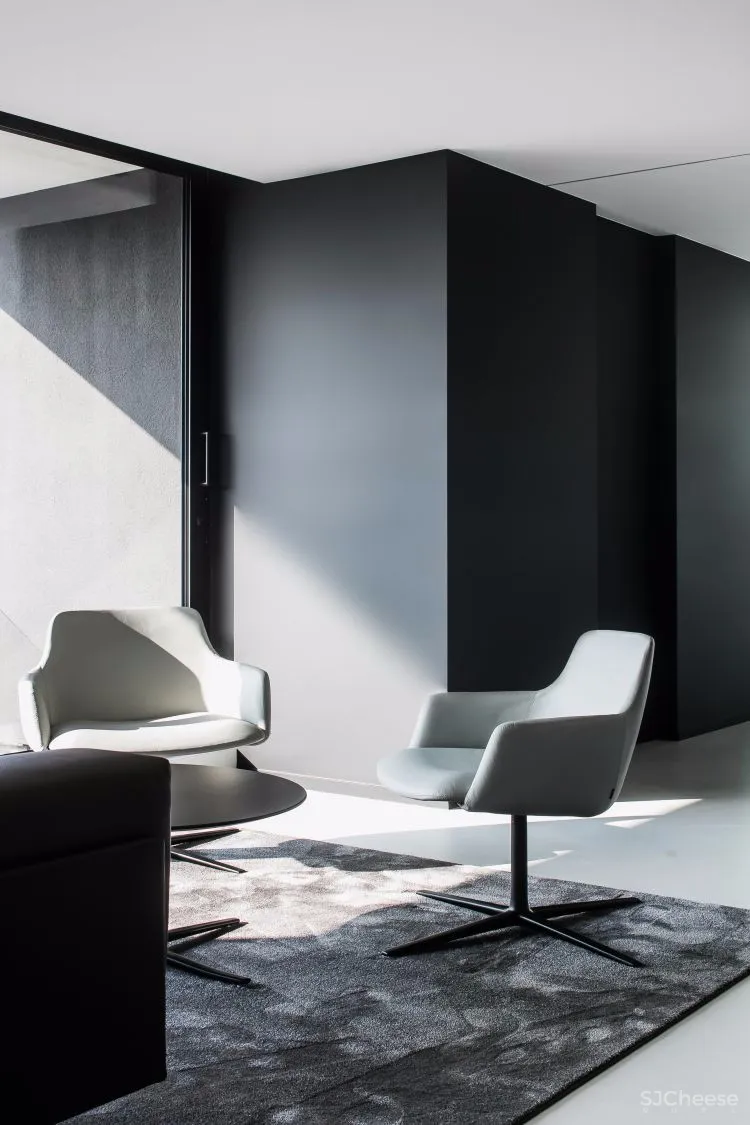 300㎡海堤上的极简办公空间 | FIVE AM 首