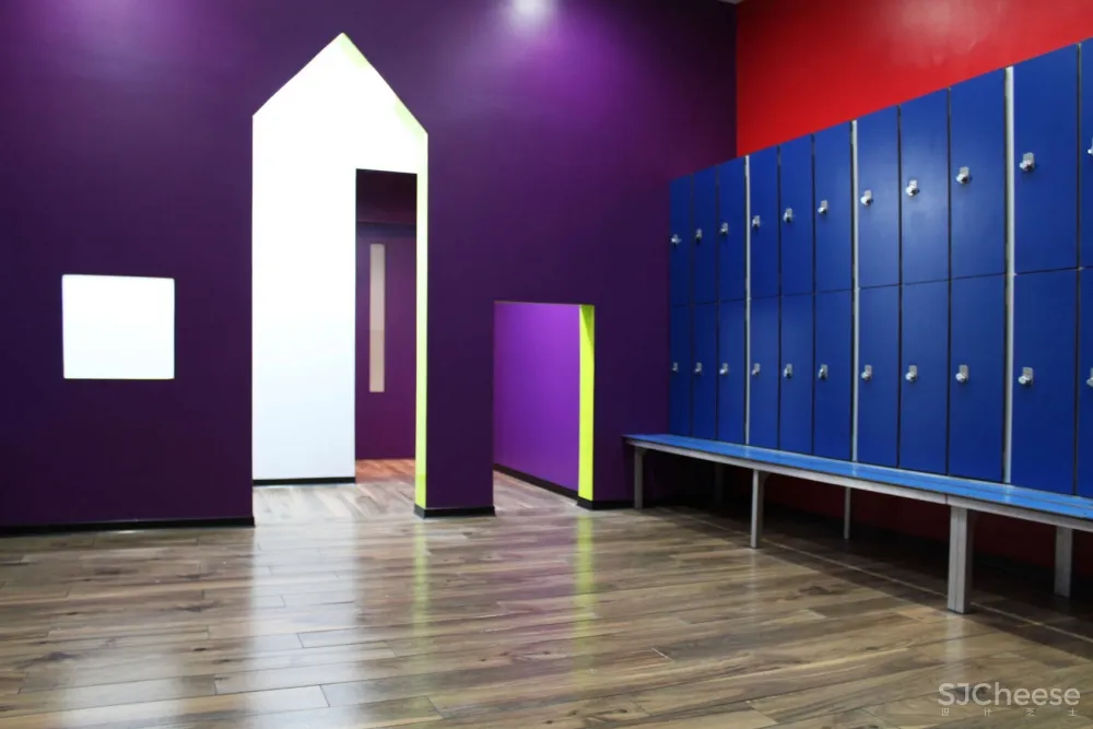 [俱乐部] Kalorias Club Children Dressing Room