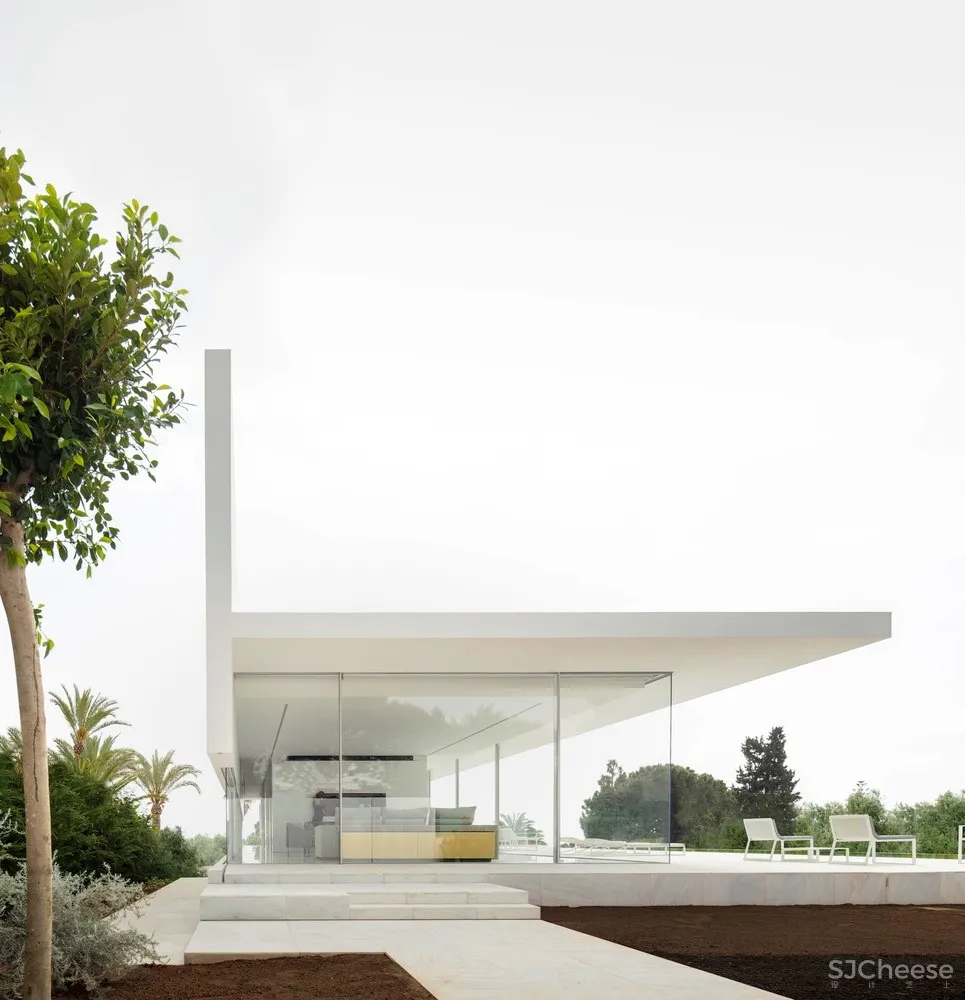 Fran Silvestre Arquitectos:远眺大海 Hofmann House 首