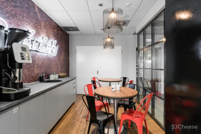 波兰全球管理咨询公司办公室设计