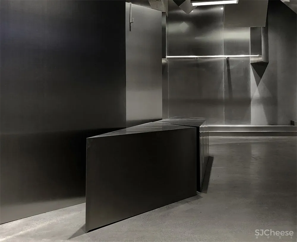 杭州易写男装后现代解构主义空间设计